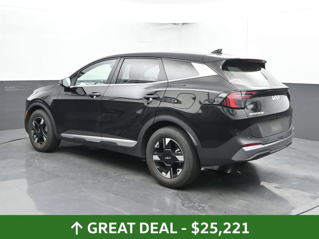 Used 2026 Kia Sportage LX FWD image 11