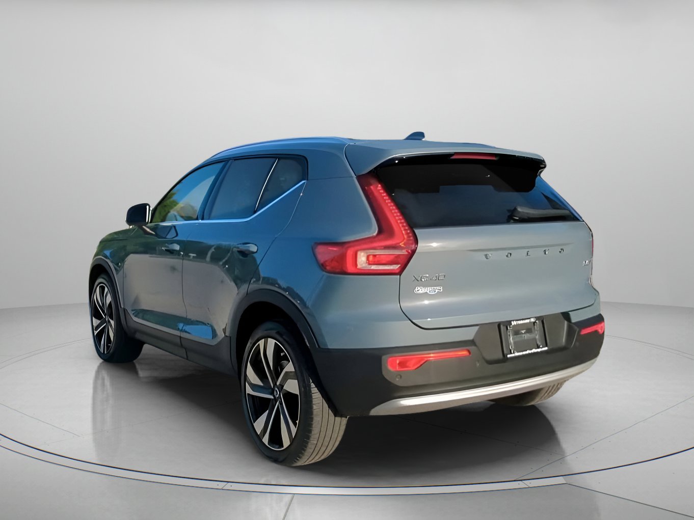 Used 2023 Volvo XC40 B5 Plus w/ Protection Package Premier AWD/4WD image 21