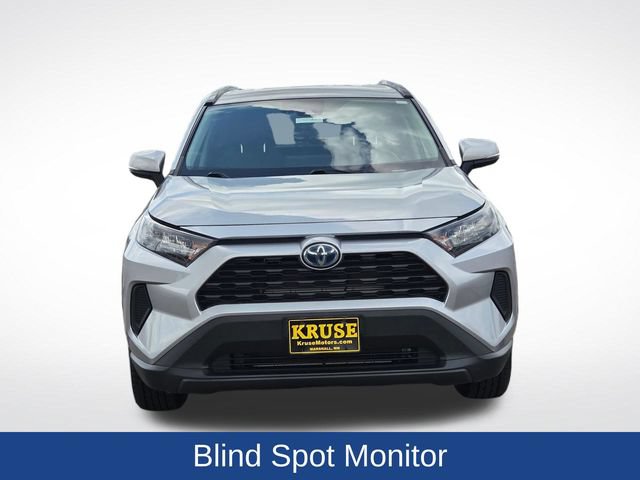 Used 2019 Toyota RAV4 LE w/ Carpet Mat Package AWD/4WD image 11
