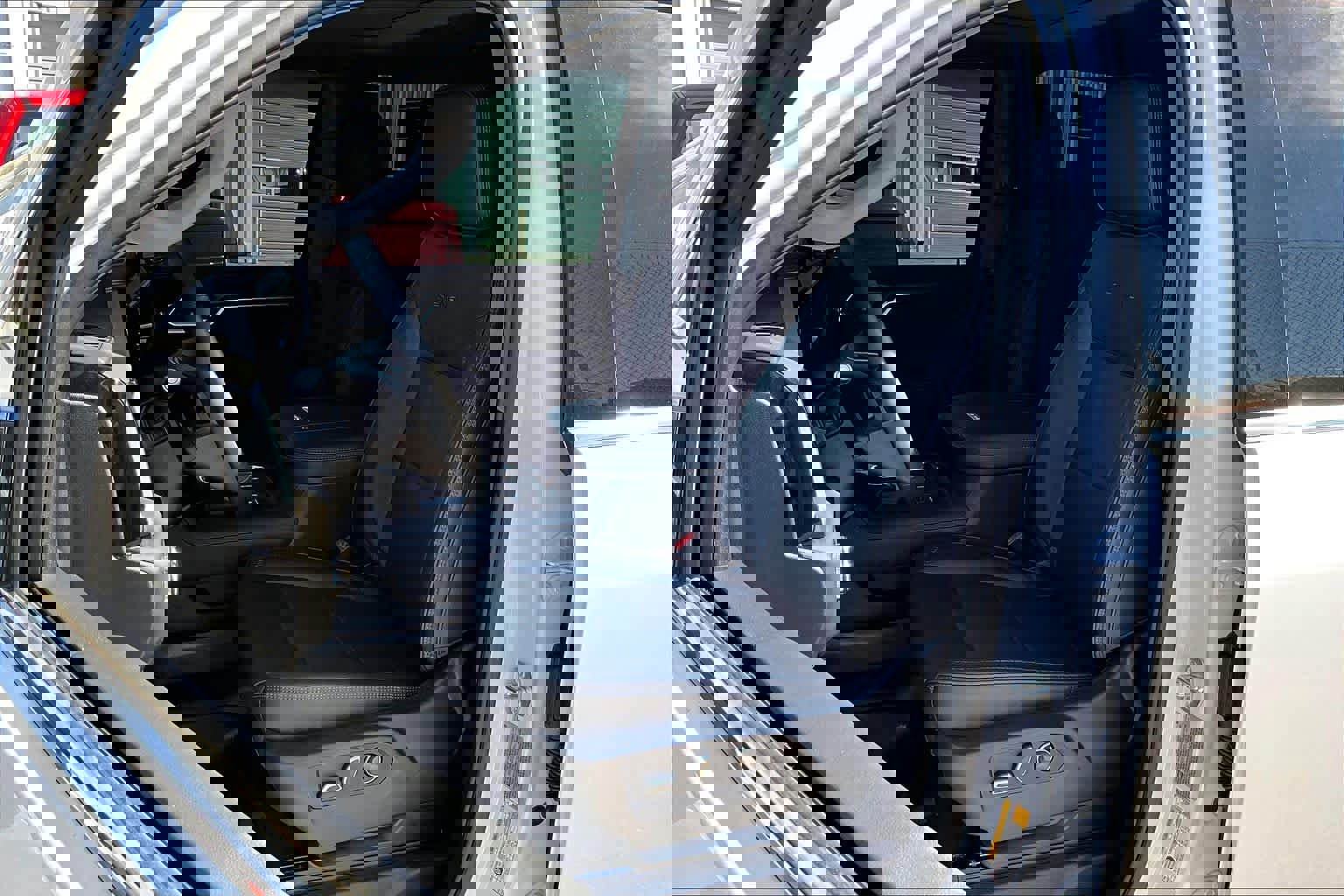 Used 2025 GMC Sierra 2500 Denali w/ Denali Reserve Package image 8