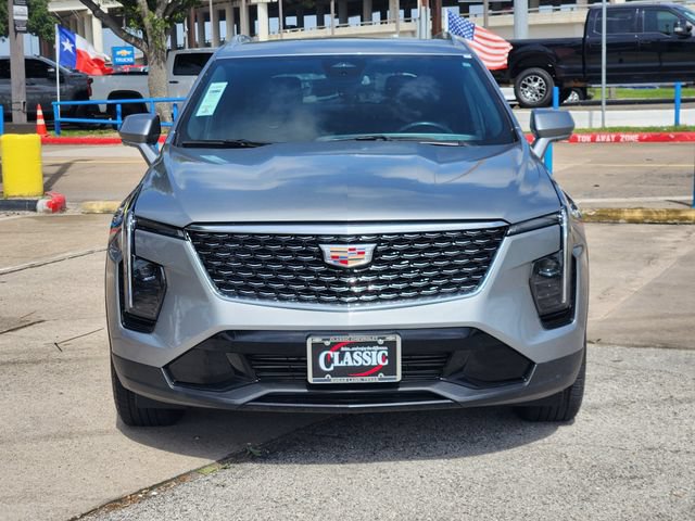 Used 2025 Cadillac XT4 Premium Luxury FWD image 2