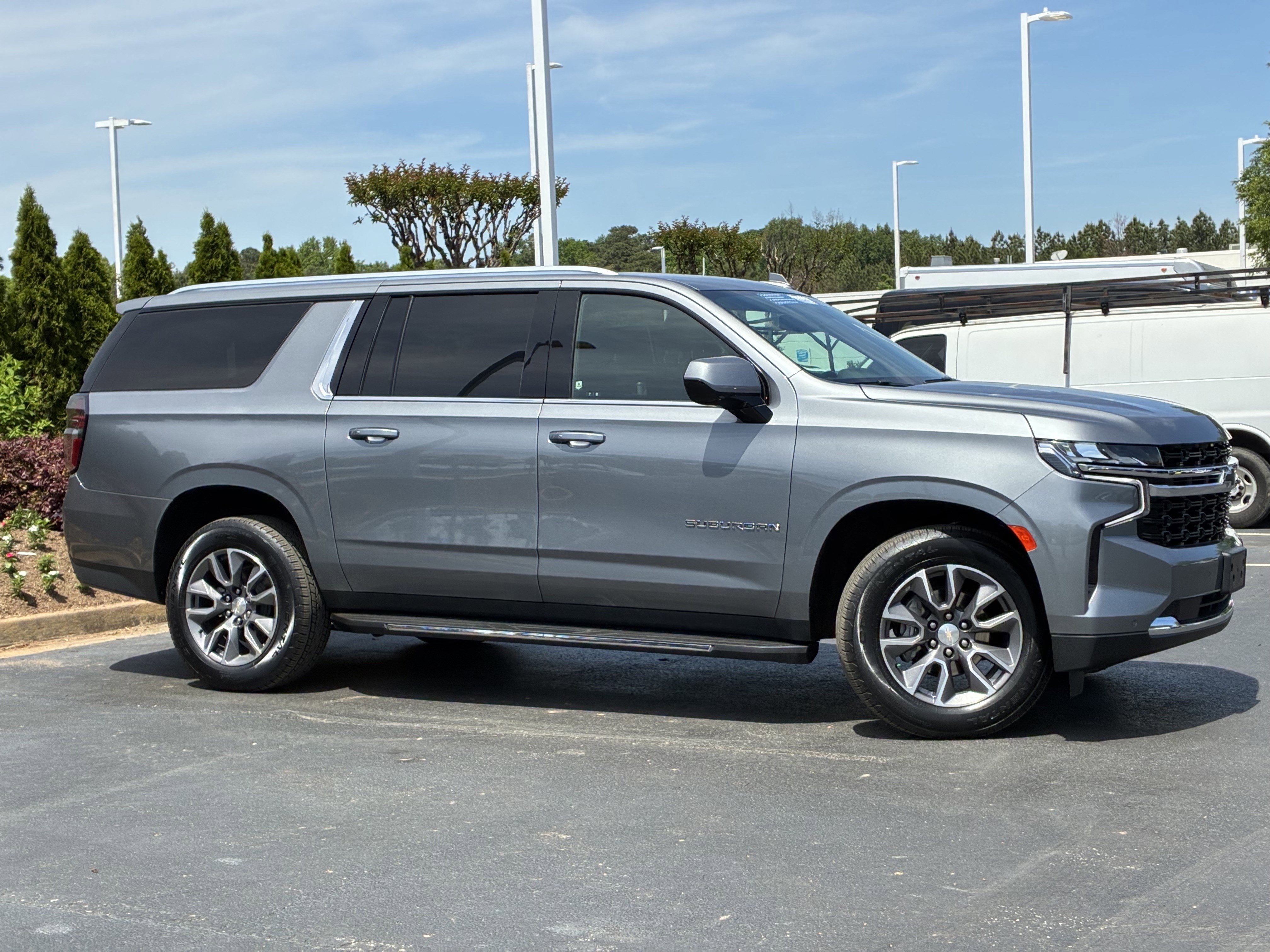 Used 2022 Chevrolet Suburban LS w/ Driver Alert Package AWD/4WD image 3