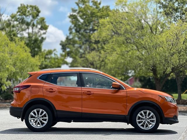 Used 2020 Nissan Rogue Sport SV FWD image 4