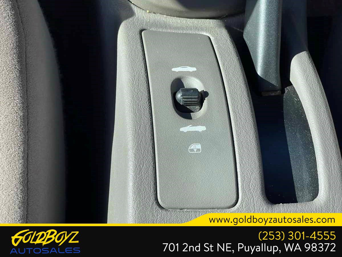 Used 2005 Chrysler Sebring Convertible FWD image 21