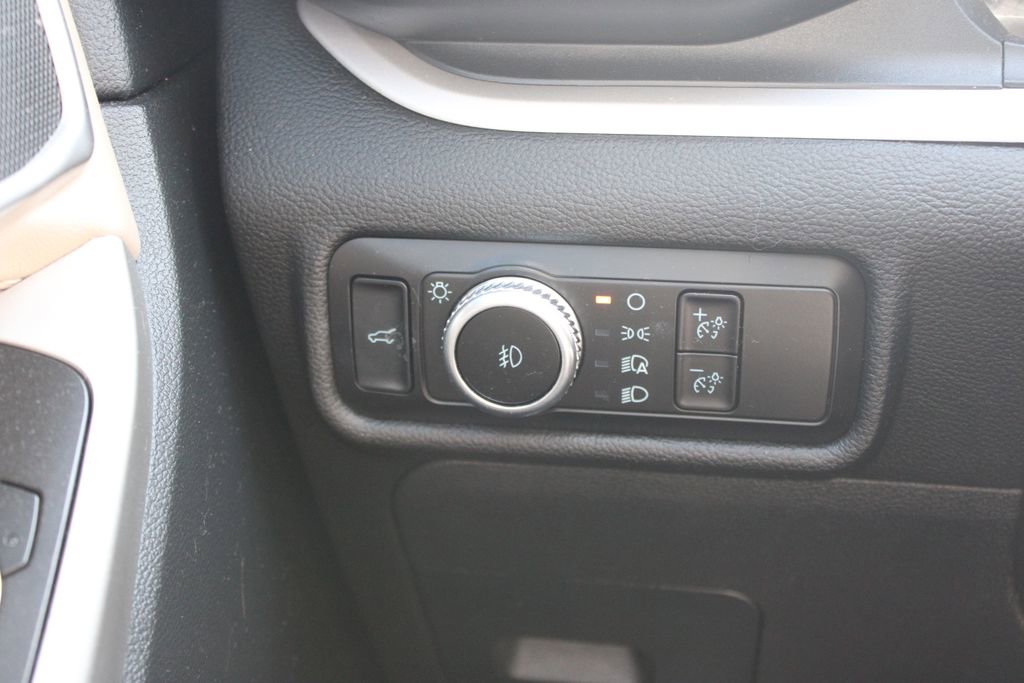 Used 2023 Ford Explorer XLT w/ Equipment Group 202A AWD/4WD image 25