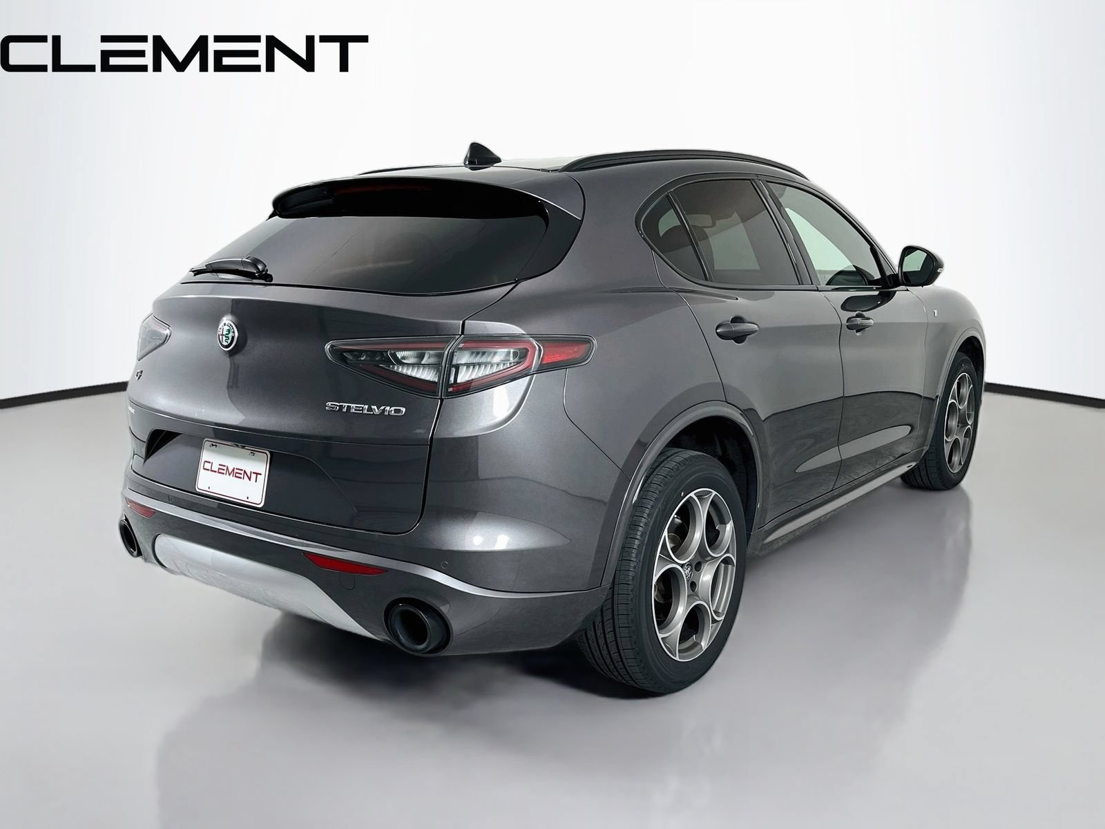 Used 2024 Alfa Romeo Stelvio Ti AWD/4WD image 7