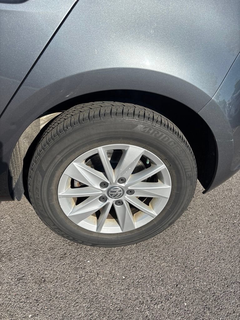 Used 2016 Volkswagen Golf S FWD image 19