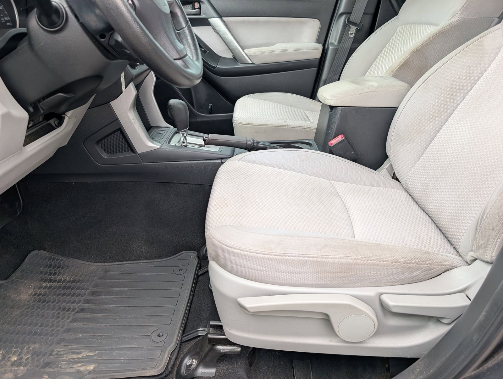 Used 2015 Subaru Forester 2.5i AWD/4WD image 14