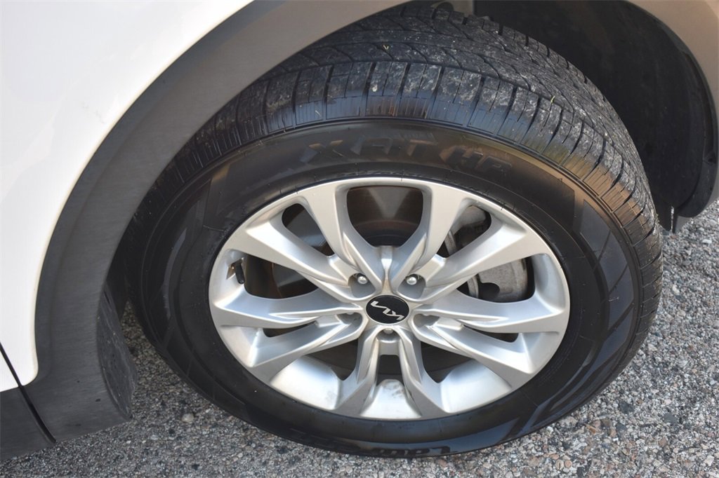 Used 2022 Kia Telluride LX image 14