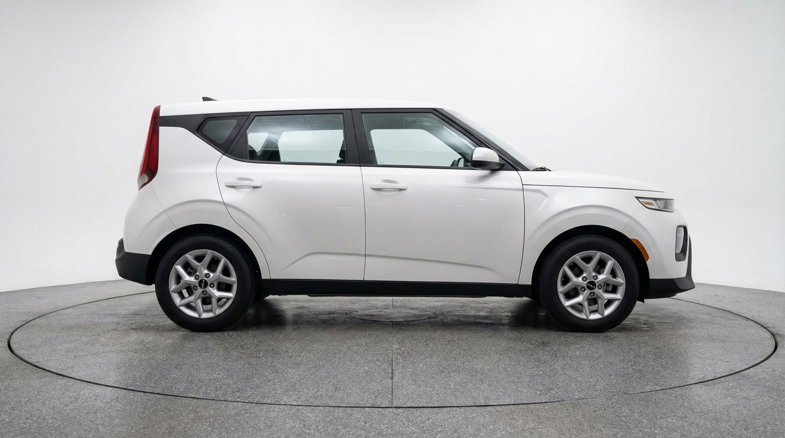 Used 2025 Kia Soul LX w/ LX Technology Package image 9