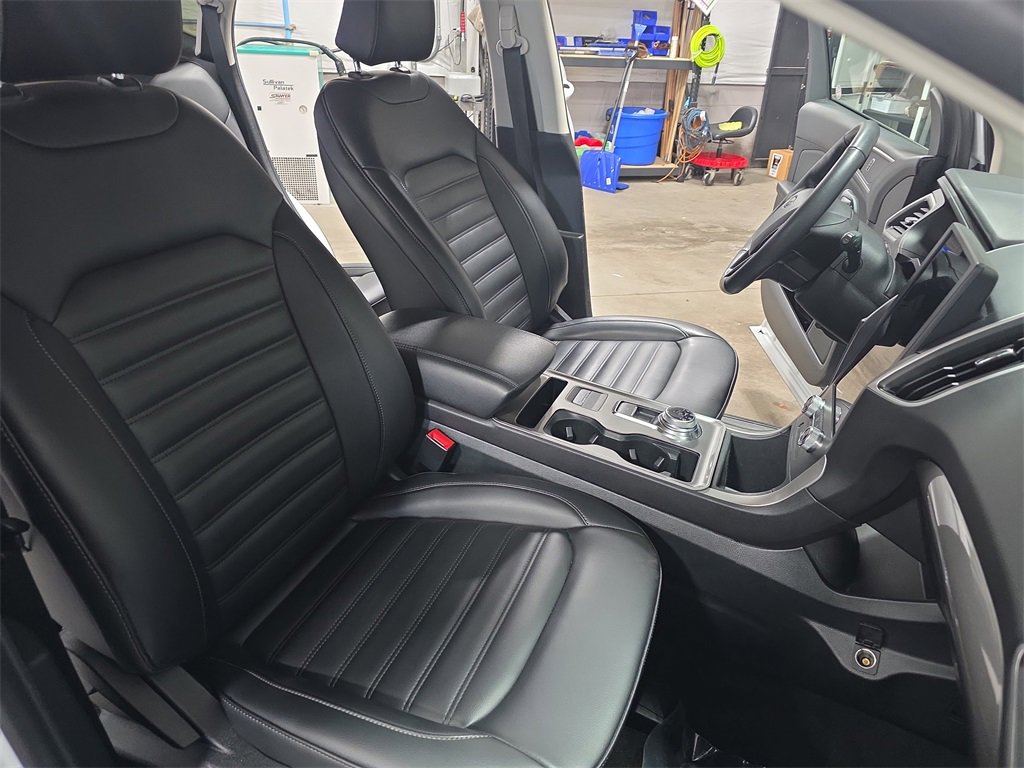 Used 2024 Ford Edge SEL image 10