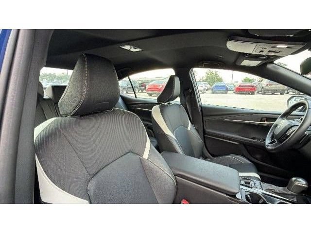 Used 2025 Toyota Camry SE FWD image 39