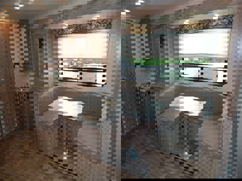 Used 2020 Chevrolet Express 4500 w/ RV Package image 36