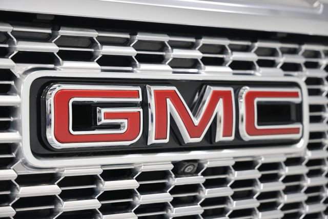 Used 2024 GMC Yukon XL Denali AWD/4WD image 4