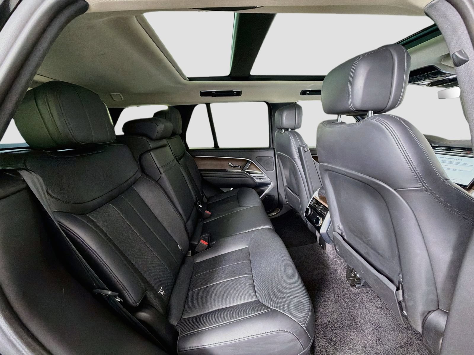 Certified 2024 Land Rover Range Rover SE AWD/4WD image 29