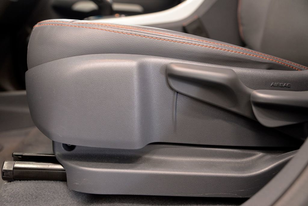 Used 2021 Chevrolet Bolt Premier w/ Infotainment Package image 16