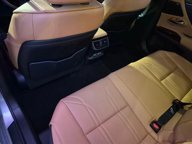 Used 2023 Lexus ES 300h Ultra Luxury w/ Accessory Package (Z1) FWD image 19