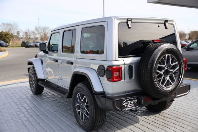Used 2024 Jeep Wrangler Sahara image 3