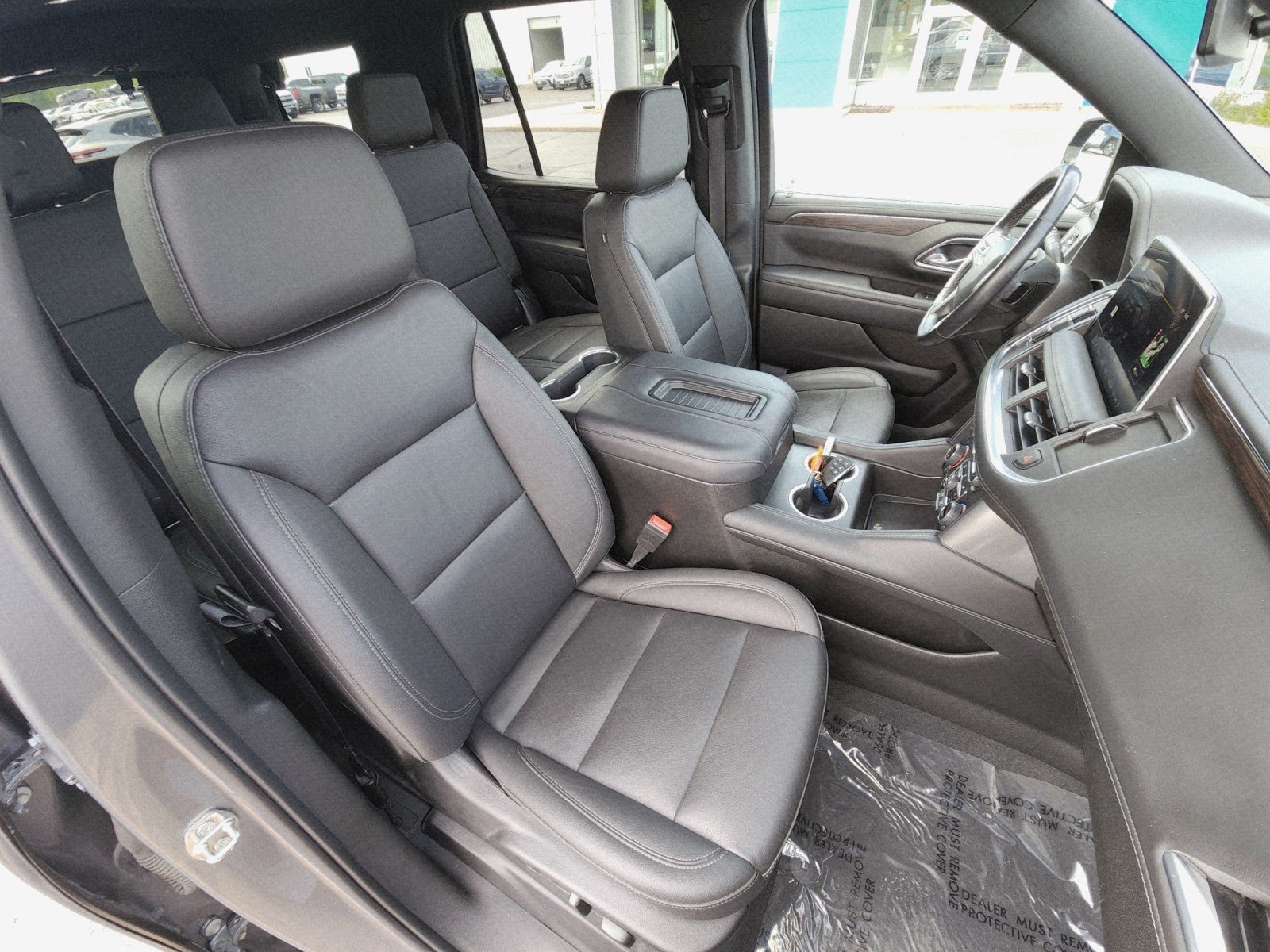 Used 2022 Chevrolet Tahoe LT w/ Luxury Package AWD/4WD image 12