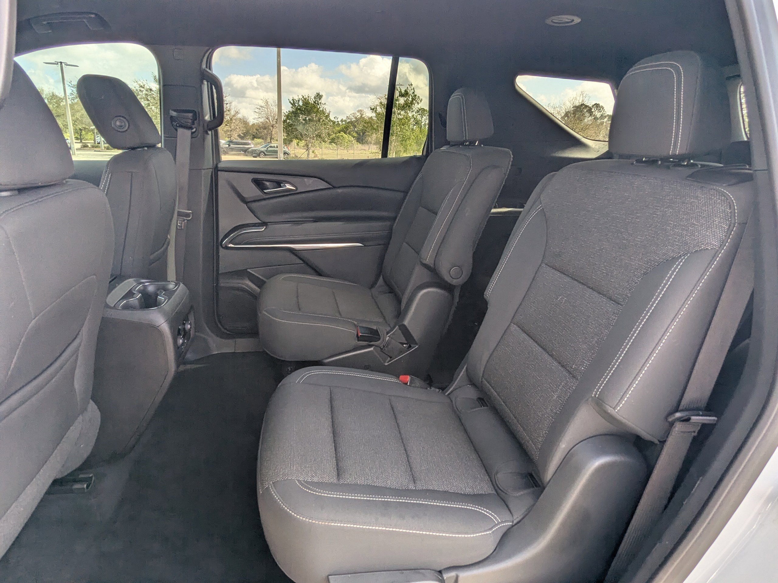 Used 2025 Chevrolet Traverse LT w/ Driver Confidence Package image 16