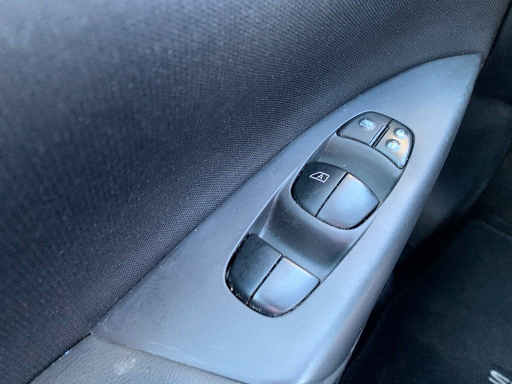 Used 2017 Nissan Sentra SV w/ Style Package image 18