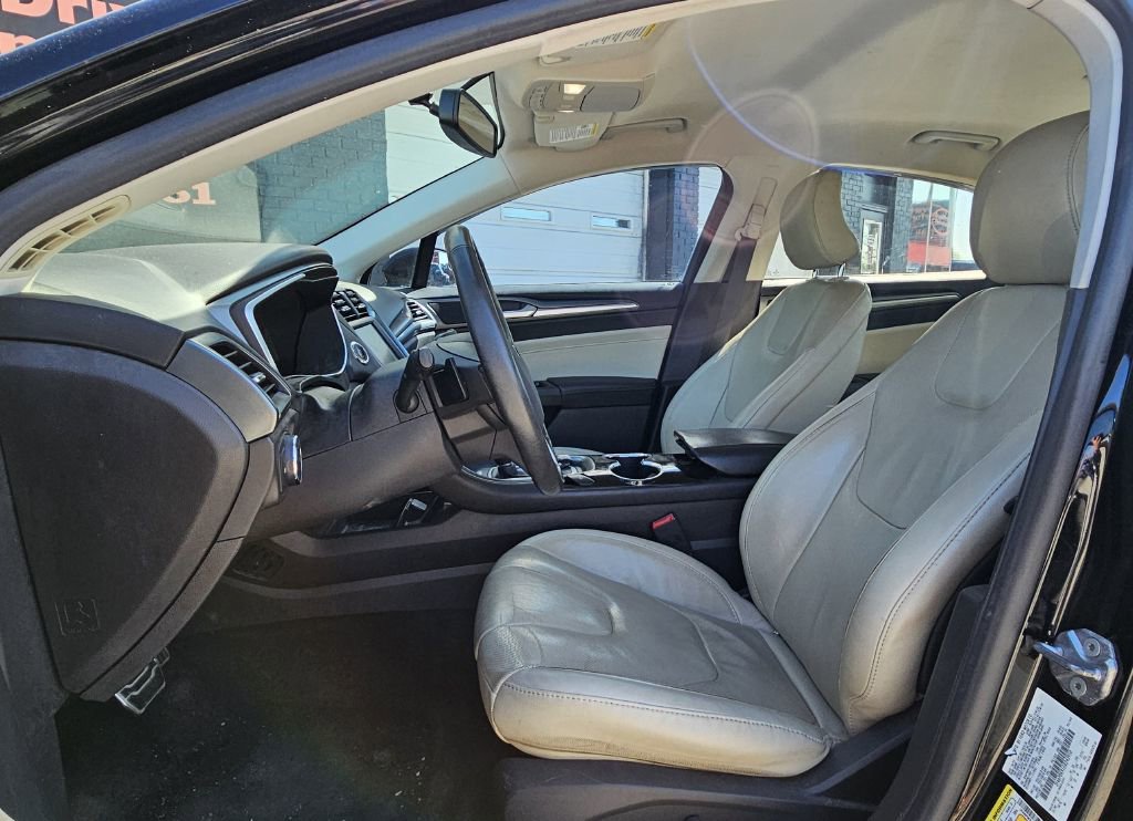 Used 2016 Ford Fusion Titanium image 9