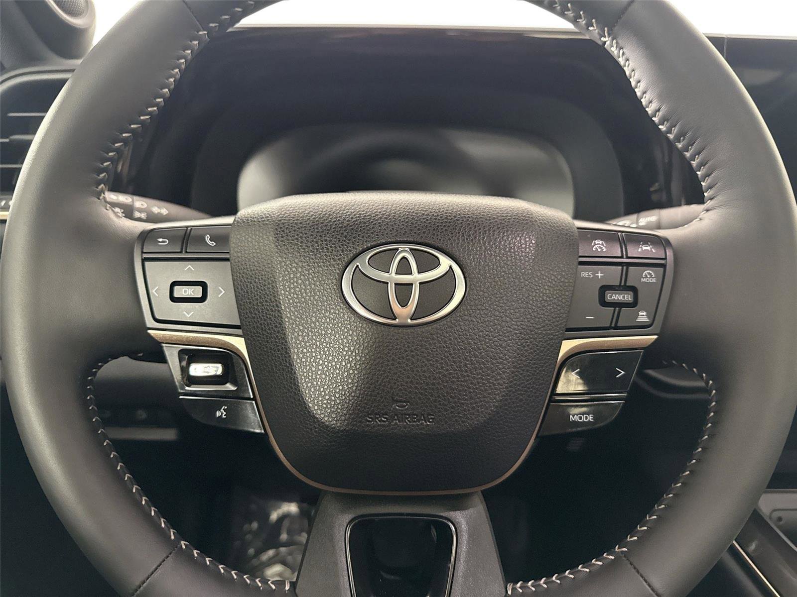 Certified 2025 Toyota Crown Platinum image 17