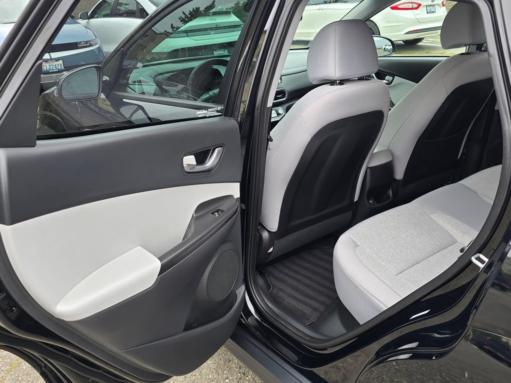 Used 2023 Hyundai Kona SE FWD image 13