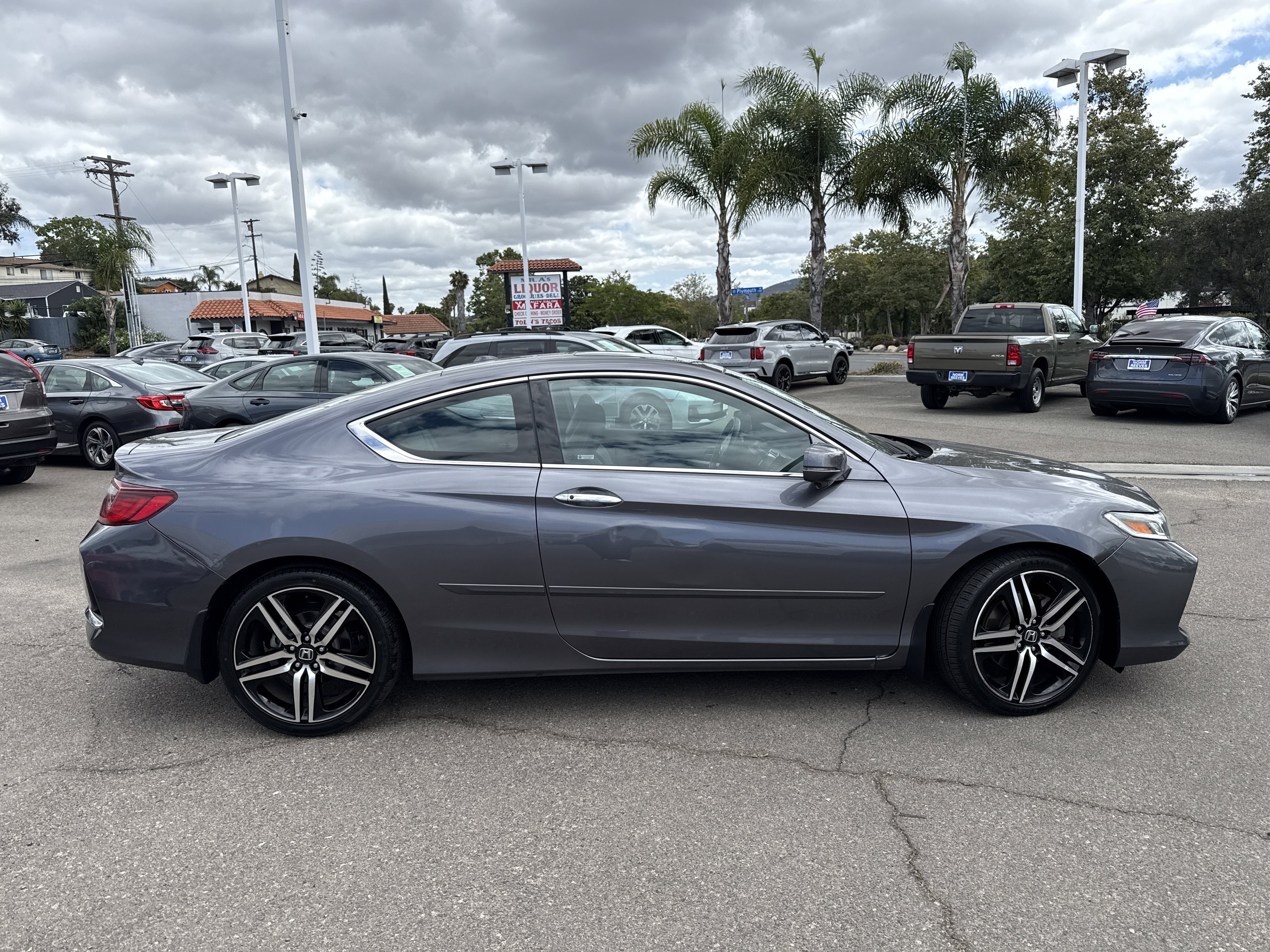 Certified 2017 Honda Accord Touring image 6