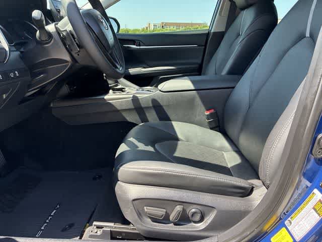 Used 2023 Toyota Camry XSE FWD image 18