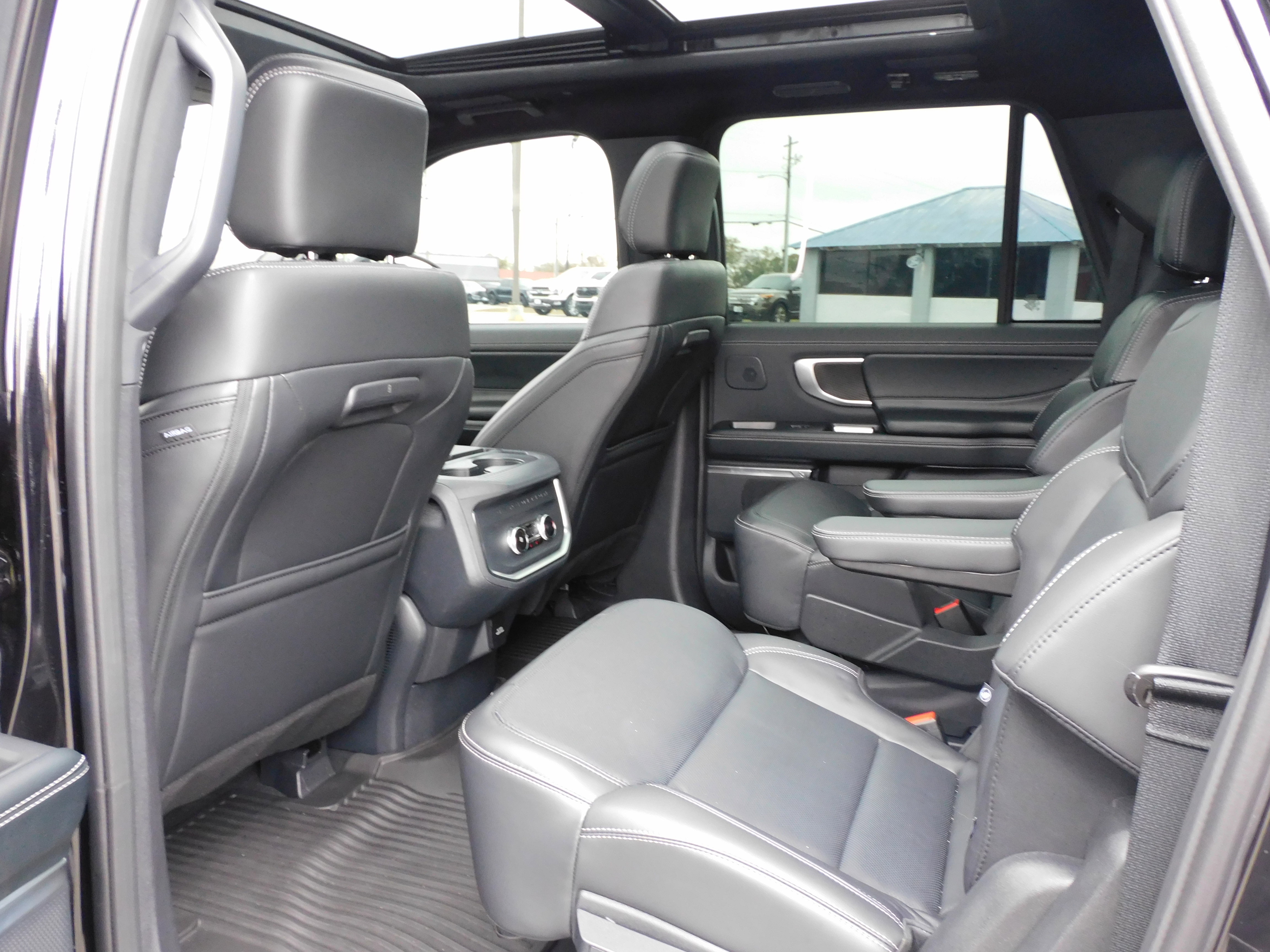 Used 2025 Ford Expedition Max Platinum w/ Stealth Performance Package image 13