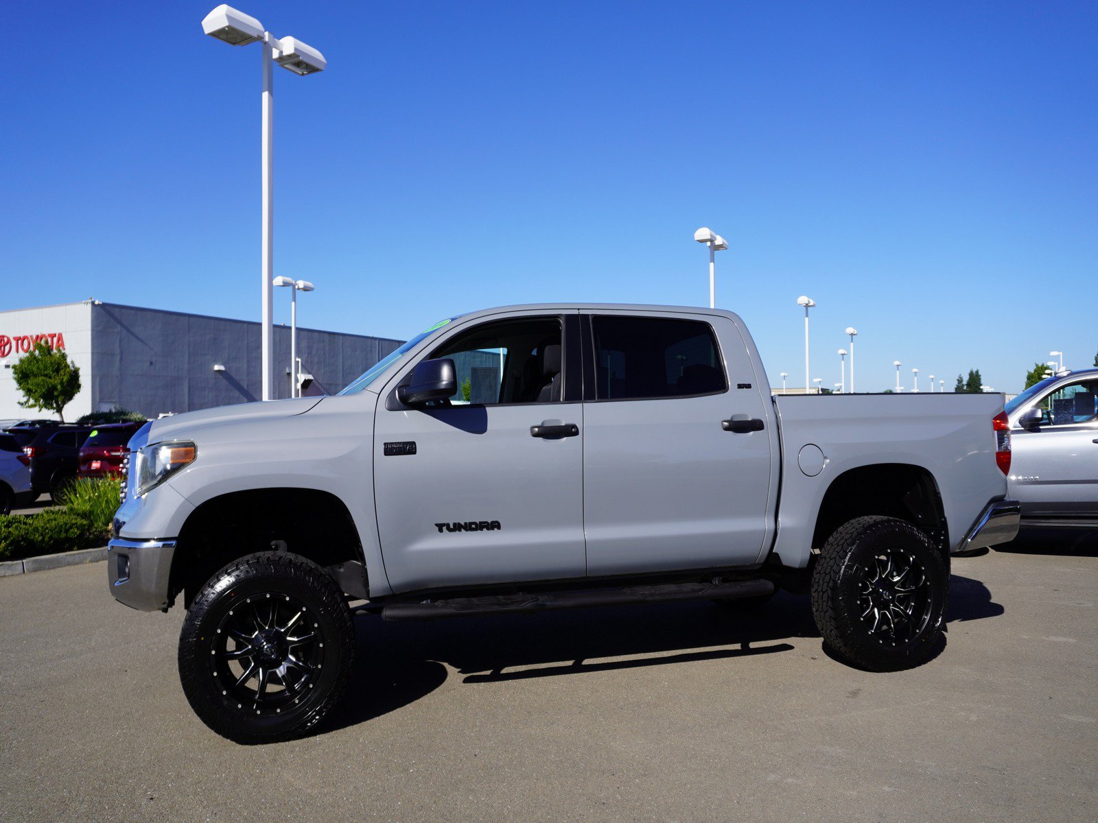 Used 2019 Toyota Tundra SR5 w/ SR5 Upgrade Package AWD/4WD image 6