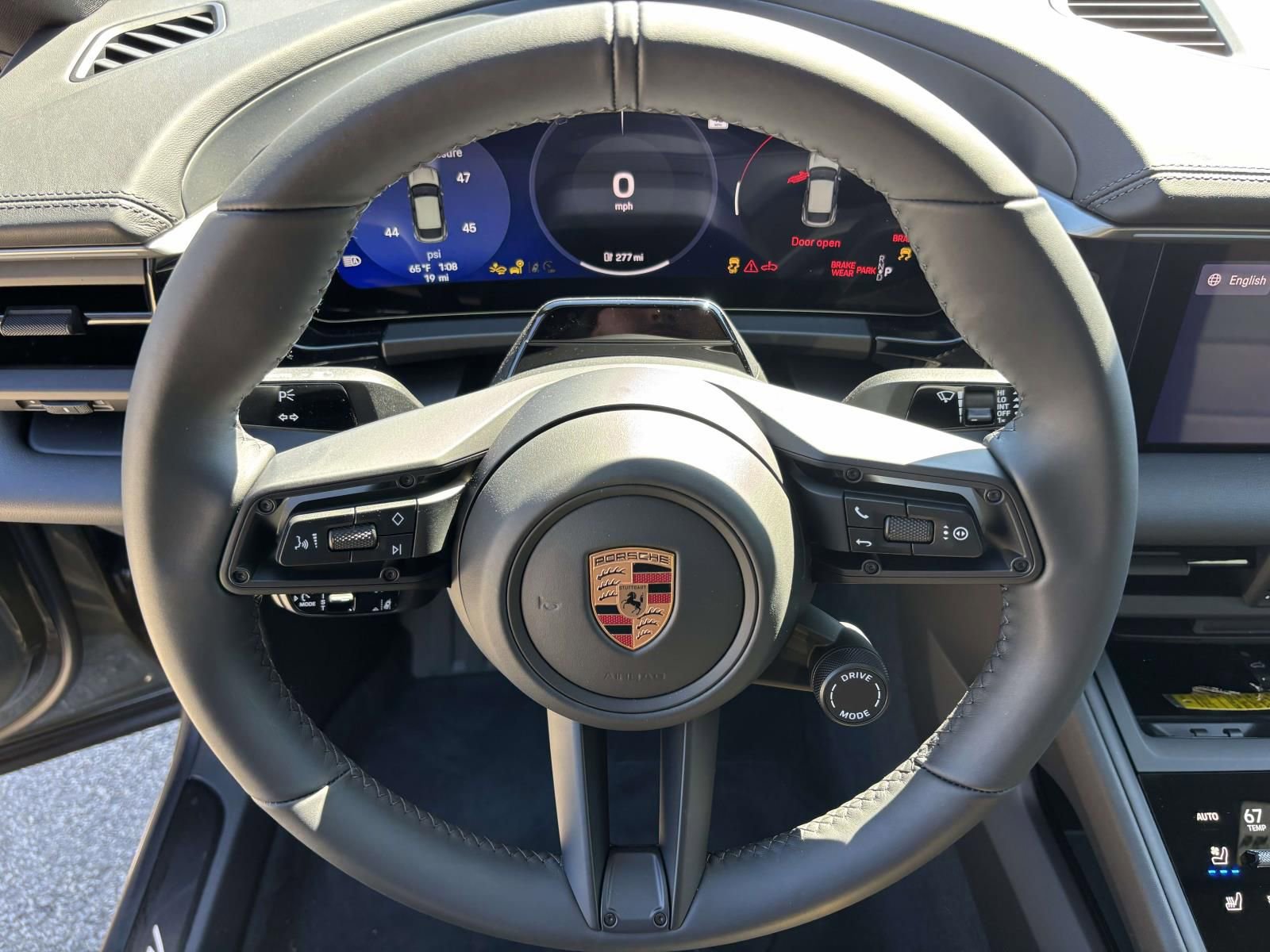 New 2026 Porsche Macan 4 Electric image 27