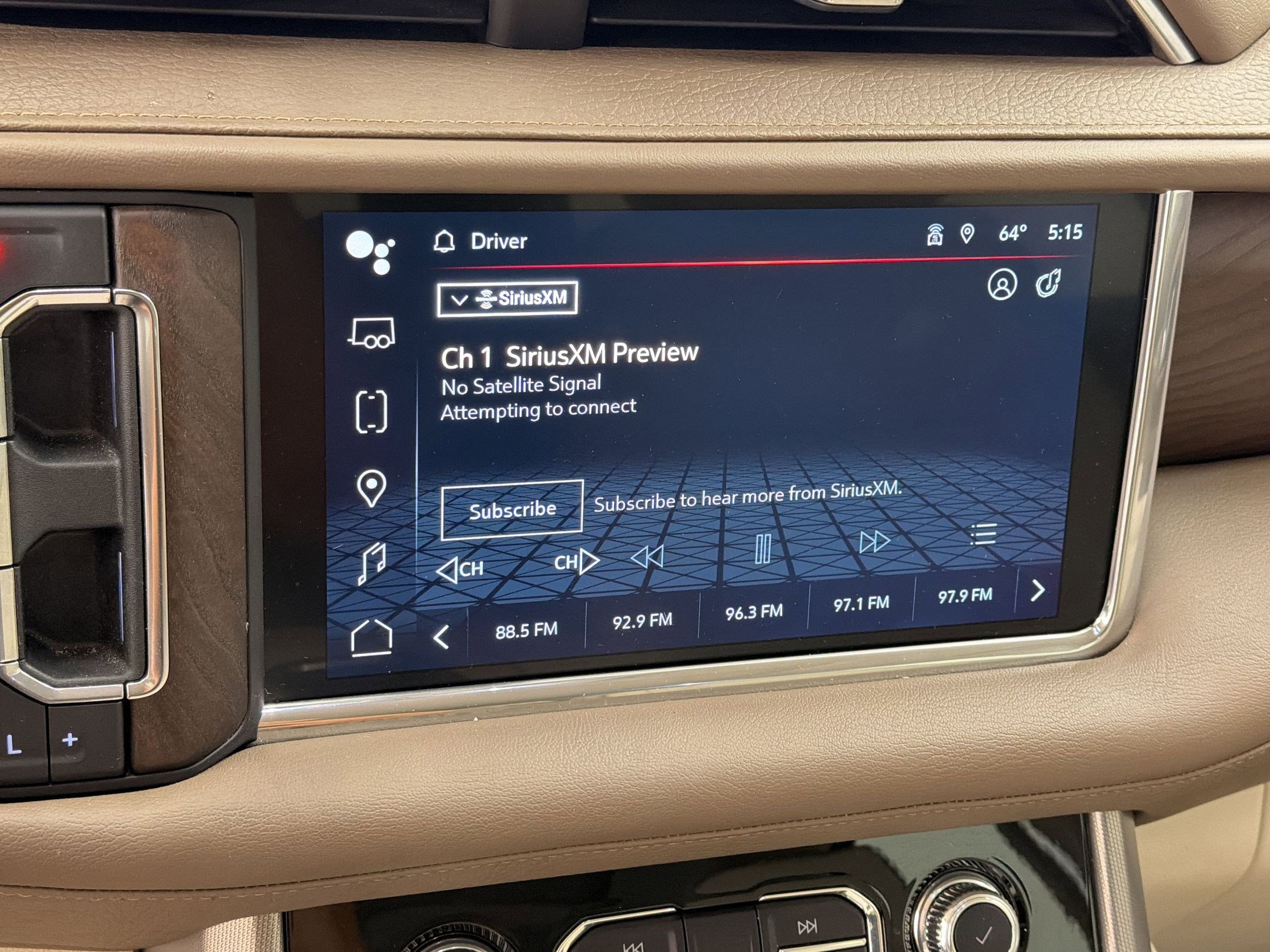 Used 2022 GMC Yukon Denali w/ Denali Premium Package AWD/4WD image 24