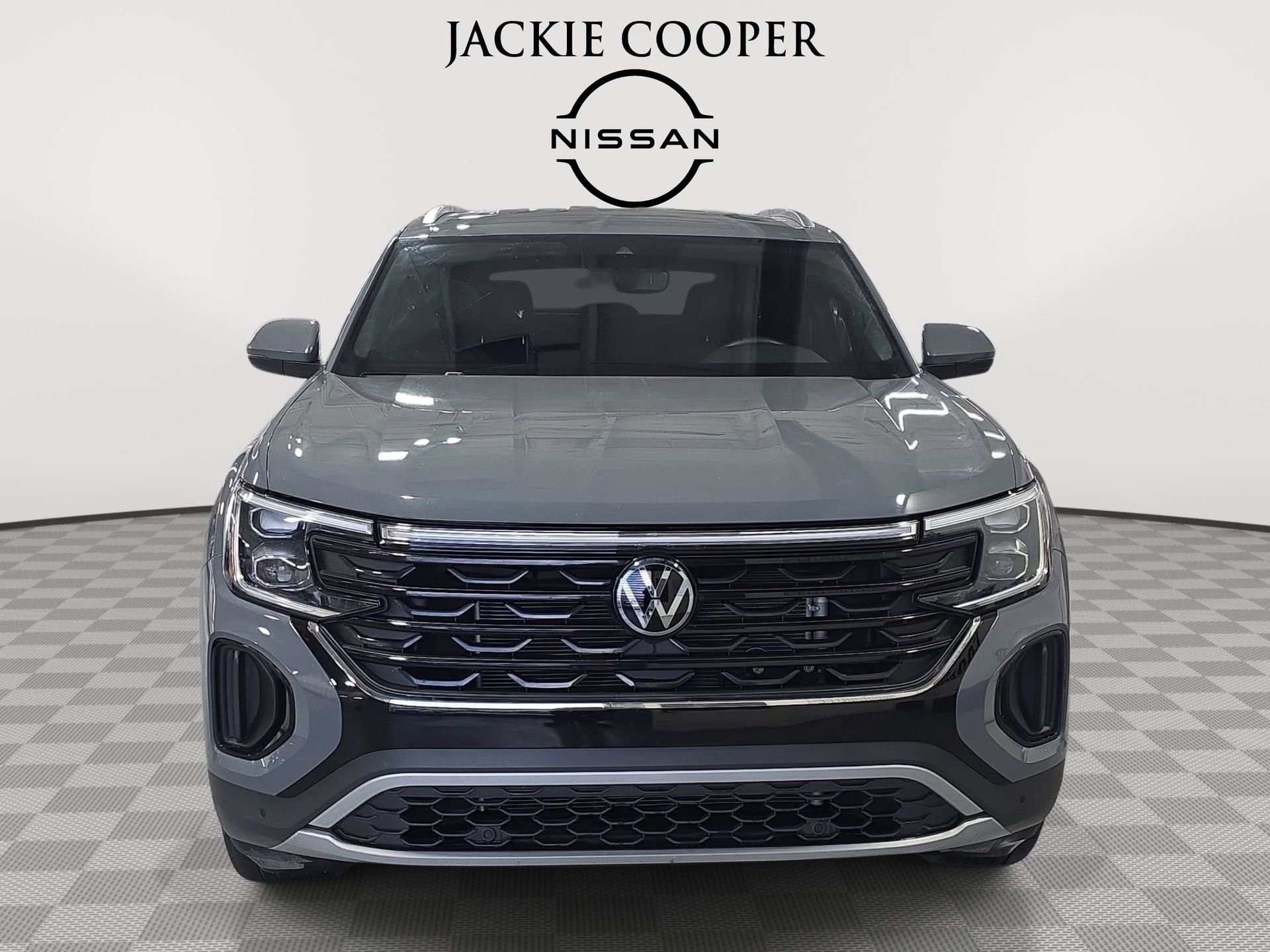 Used 2025 Volkswagen Atlas Cross Sport SE image 2