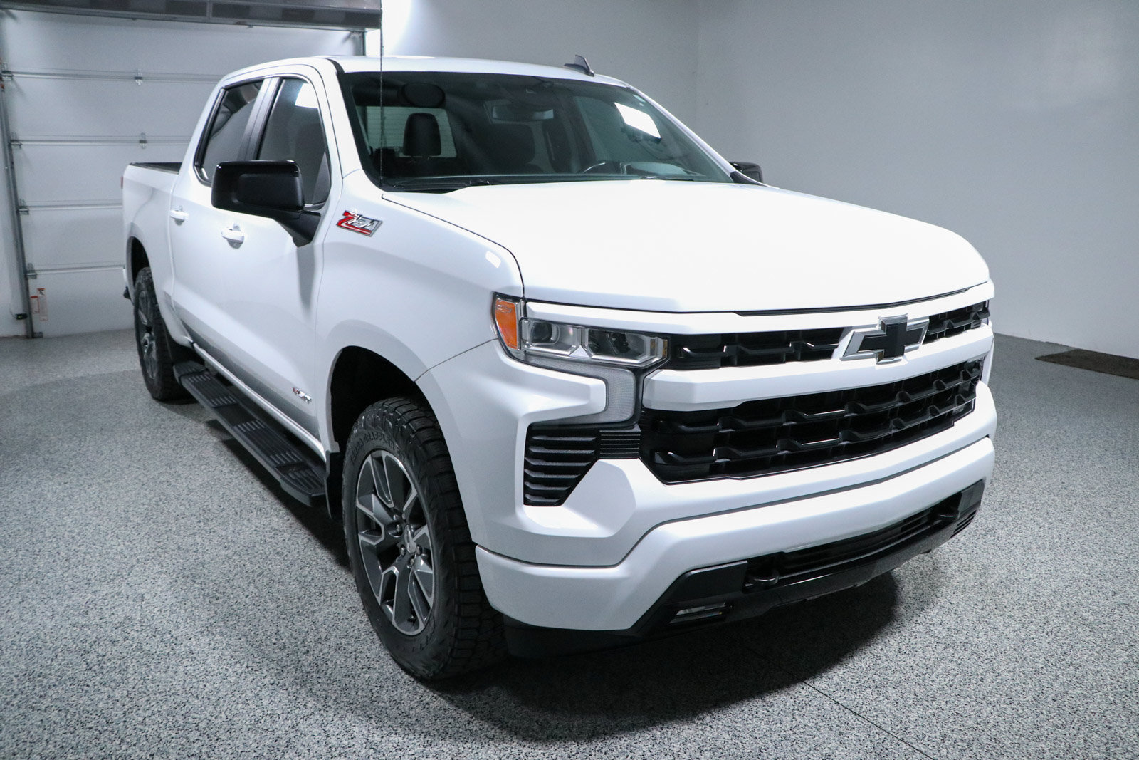Used 2022 Chevrolet Silverado 1500 RST w/ Z71 Off-Road Package AWD/4WD image 5