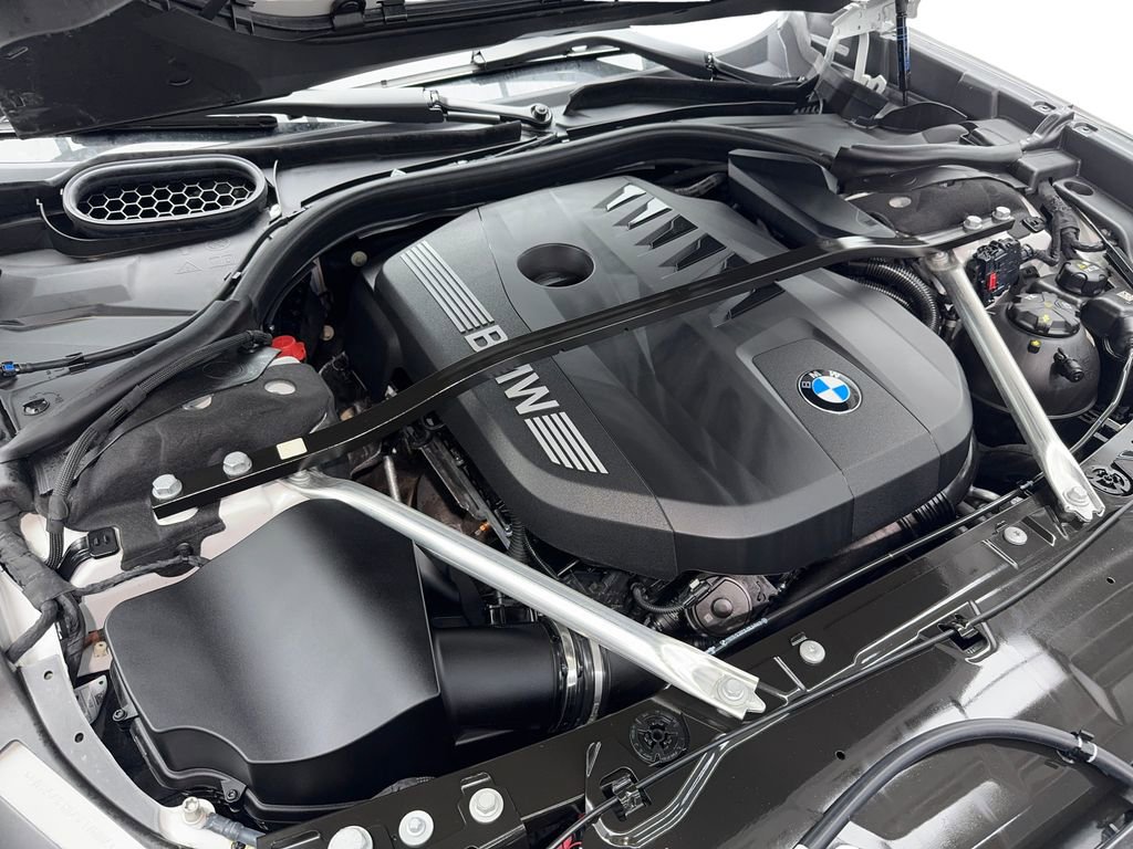 Used 2025 BMW 740i w/ Premium Package image 58