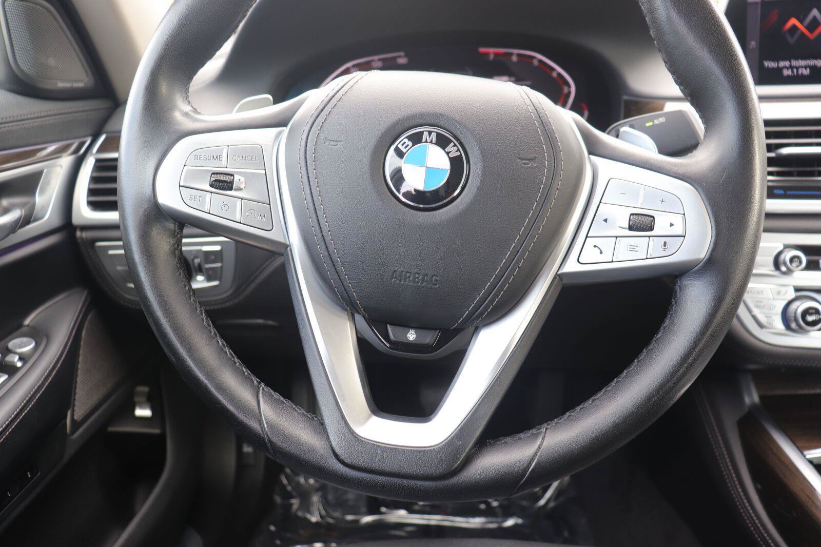 Used 2020 BMW 740i RWD image 28