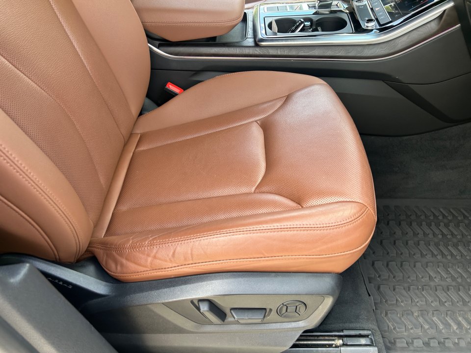 Used 2021 Audi Q8 Premium Plus AWD/4WD image 28
