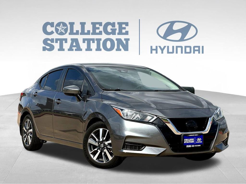 Used 2021 Nissan Versa SV image 3