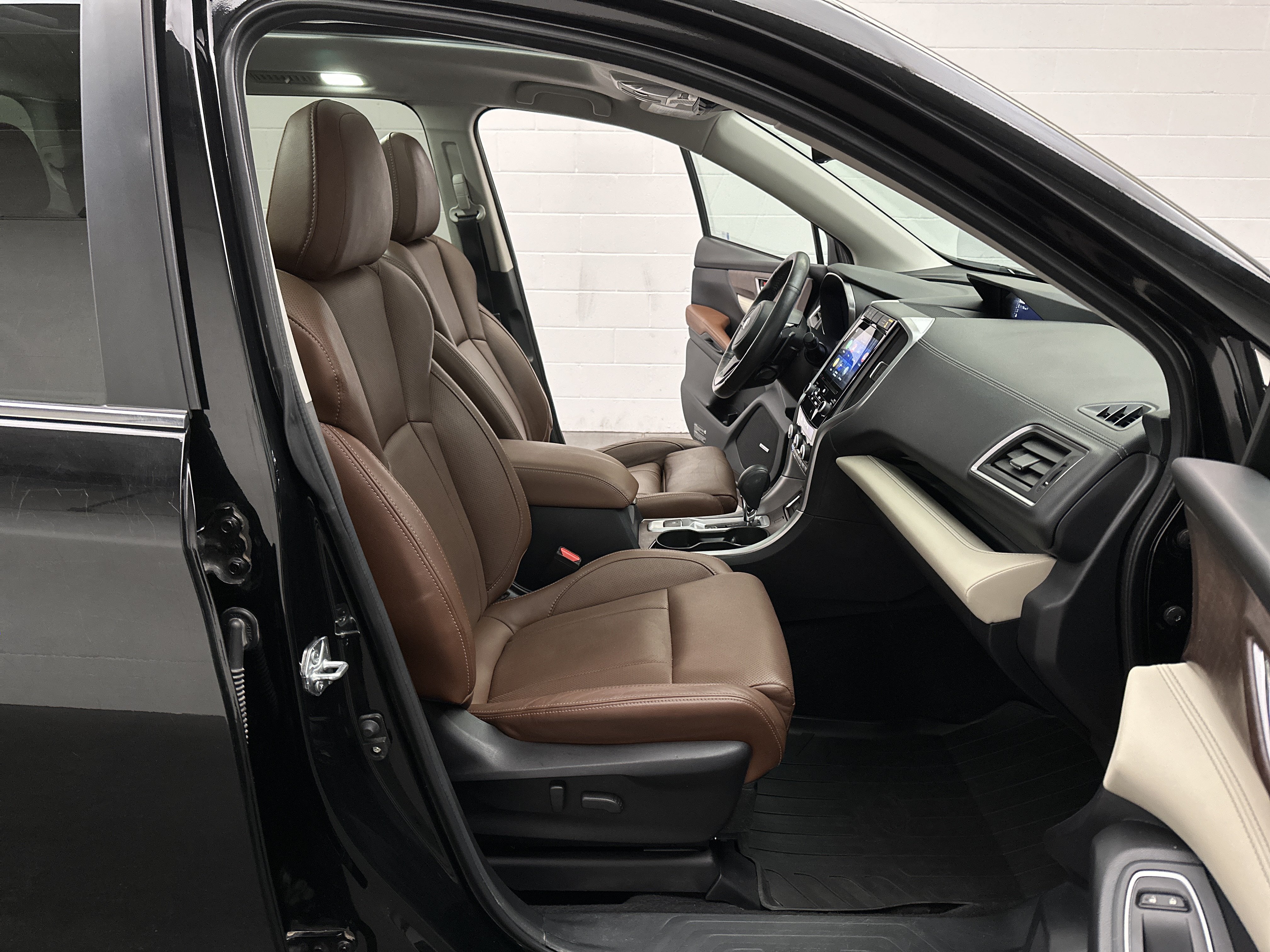 Used 2022 Subaru Ascent Touring AWD/4WD image 25