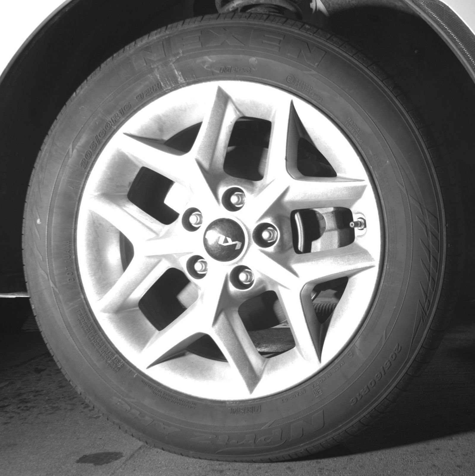 Used 2025 Nissan Altima 2.5 SV FWD image 15