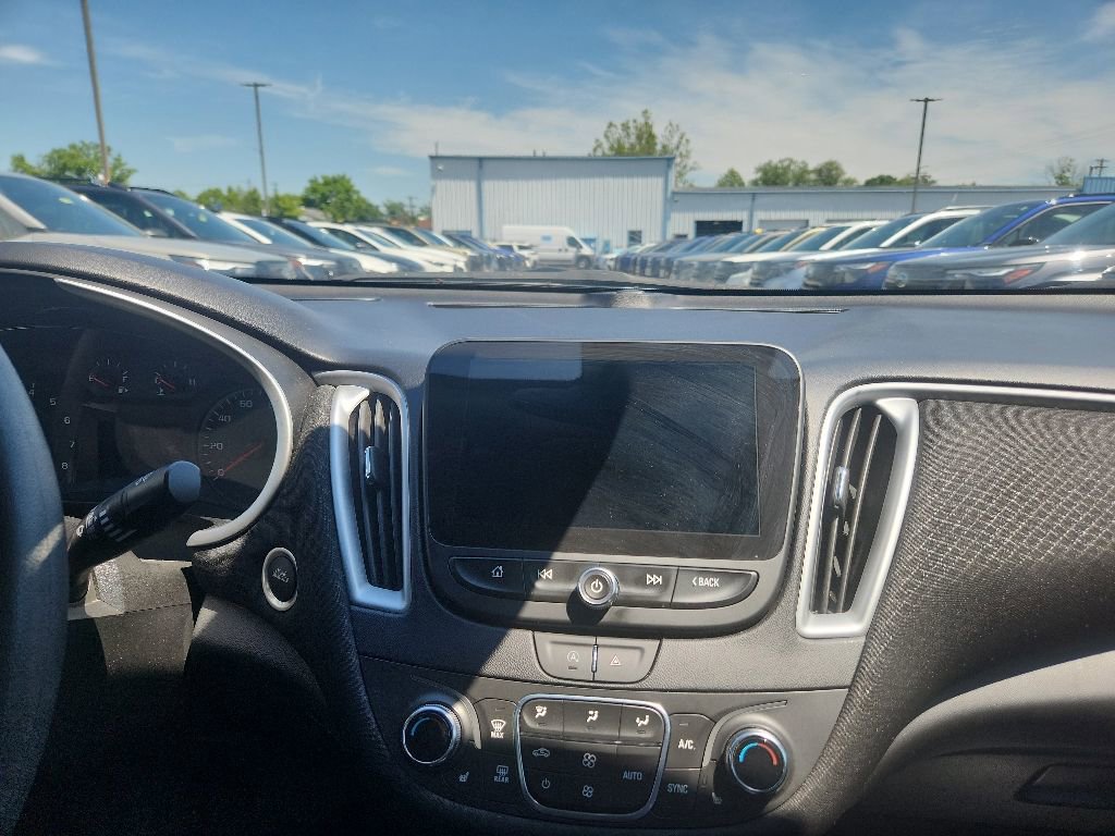 Used 2024 Chevrolet Malibu LT FWD image 12