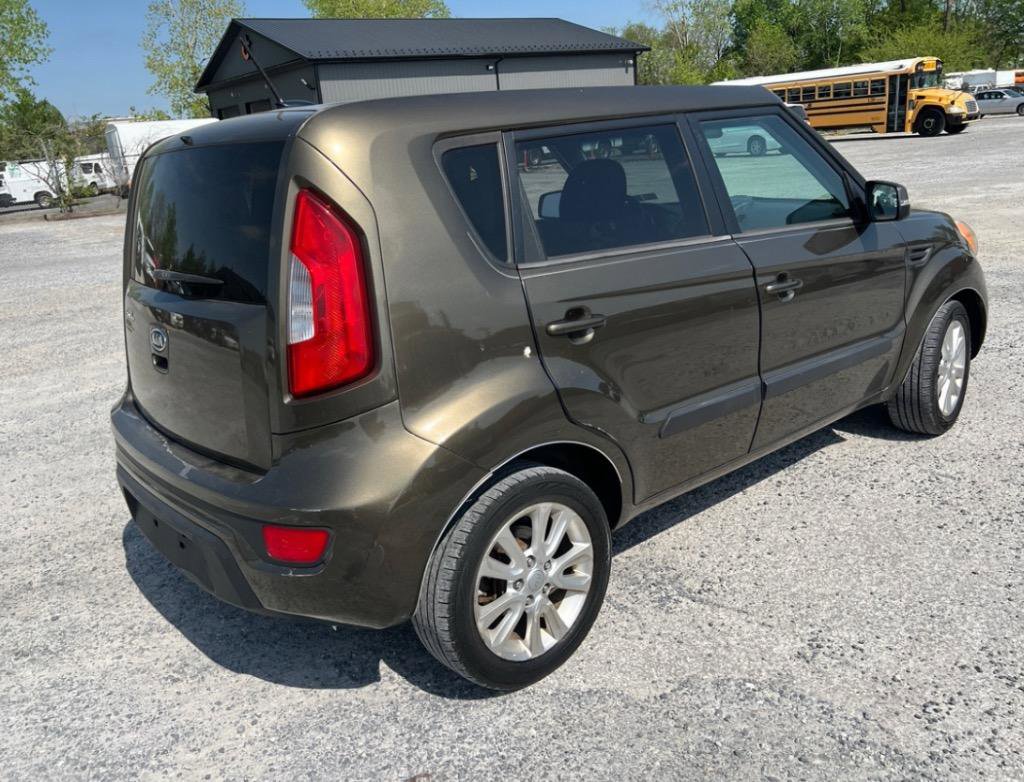 Used 2012 Kia Soul + image 5