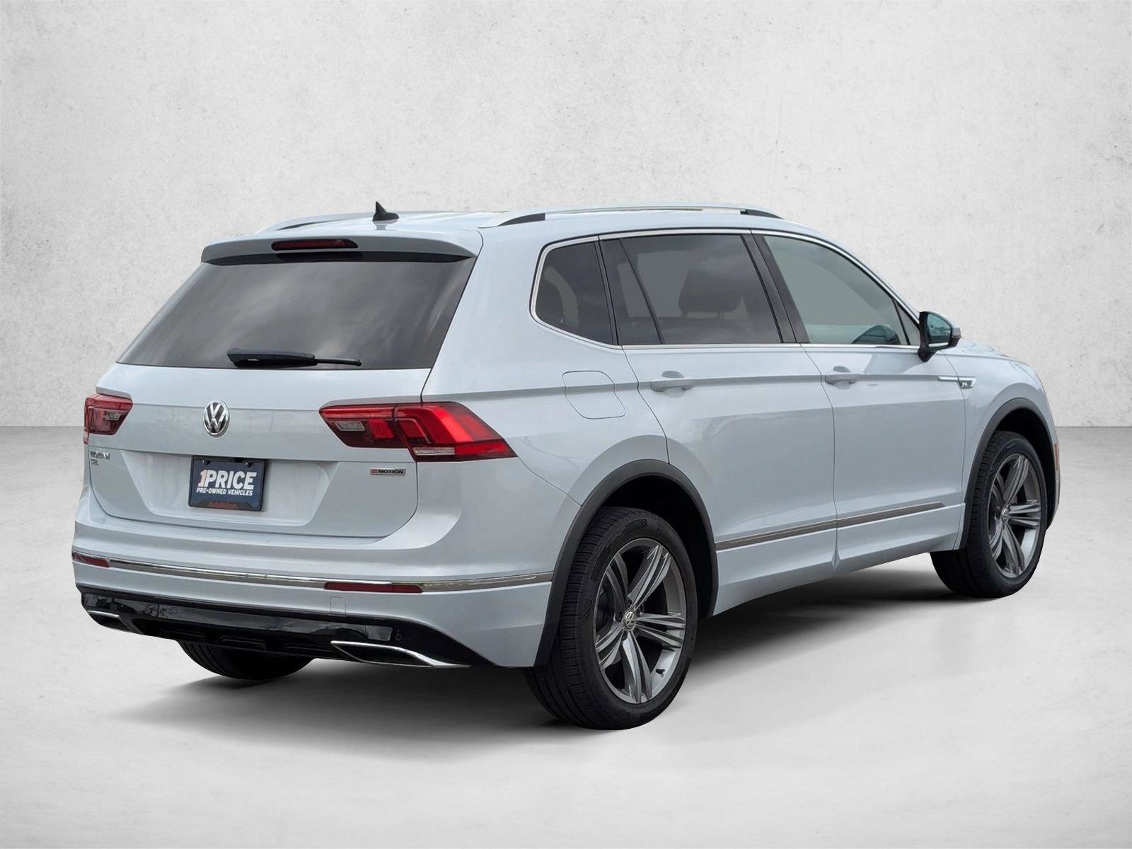 Used 2019 Volkswagen Tiguan SEL R-Line AWD/4WD image 5