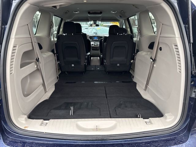 Used 2018 Chrysler Pacifica LX image 11