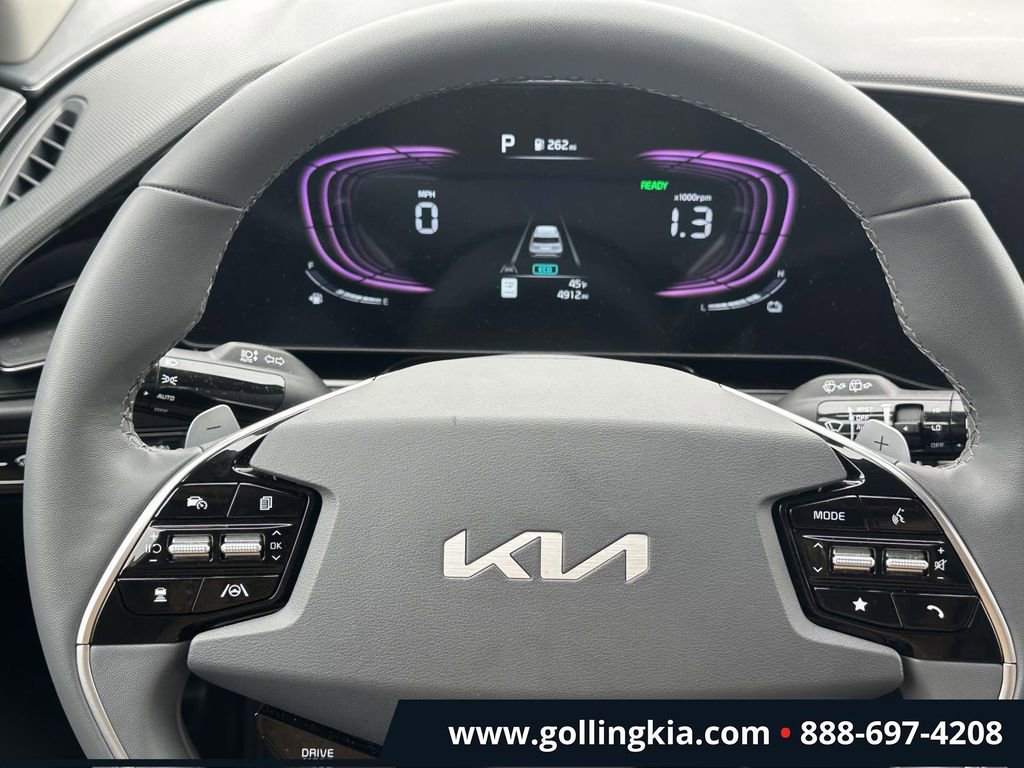 Certified 2025 Kia Niro EX FWD image 18