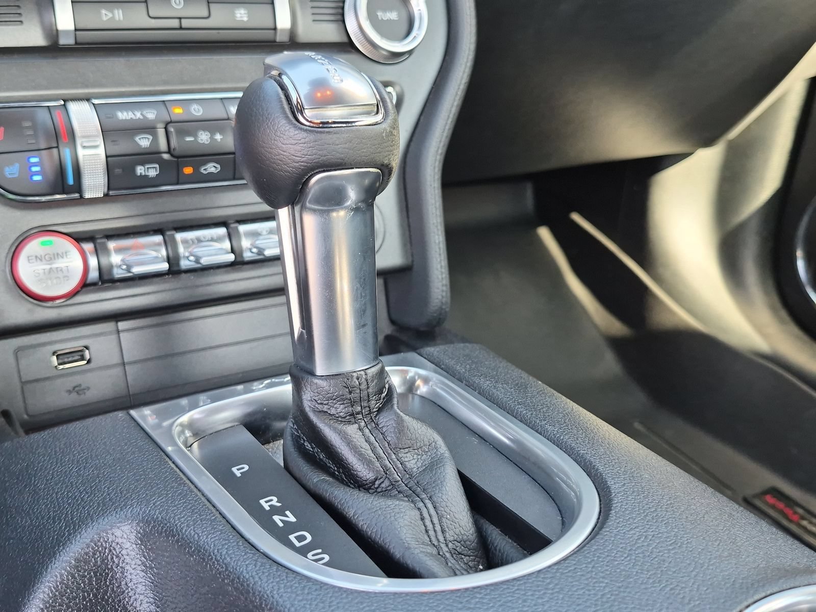 Used 2020 Ford Mustang Premium w/ Ford Safe & Smart Package RWD image 24