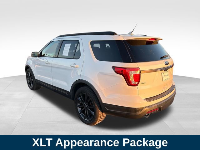 Used 2018 Ford Explorer XLT w/ Equipment Group 202A image 3