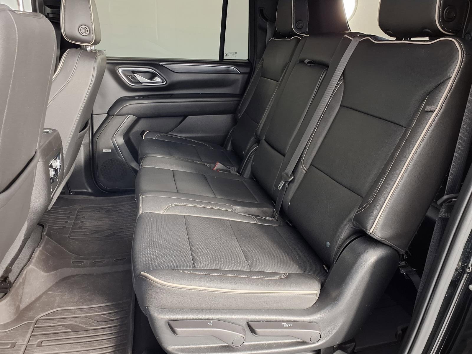 Used 2023 GMC Yukon XL SLT image 23